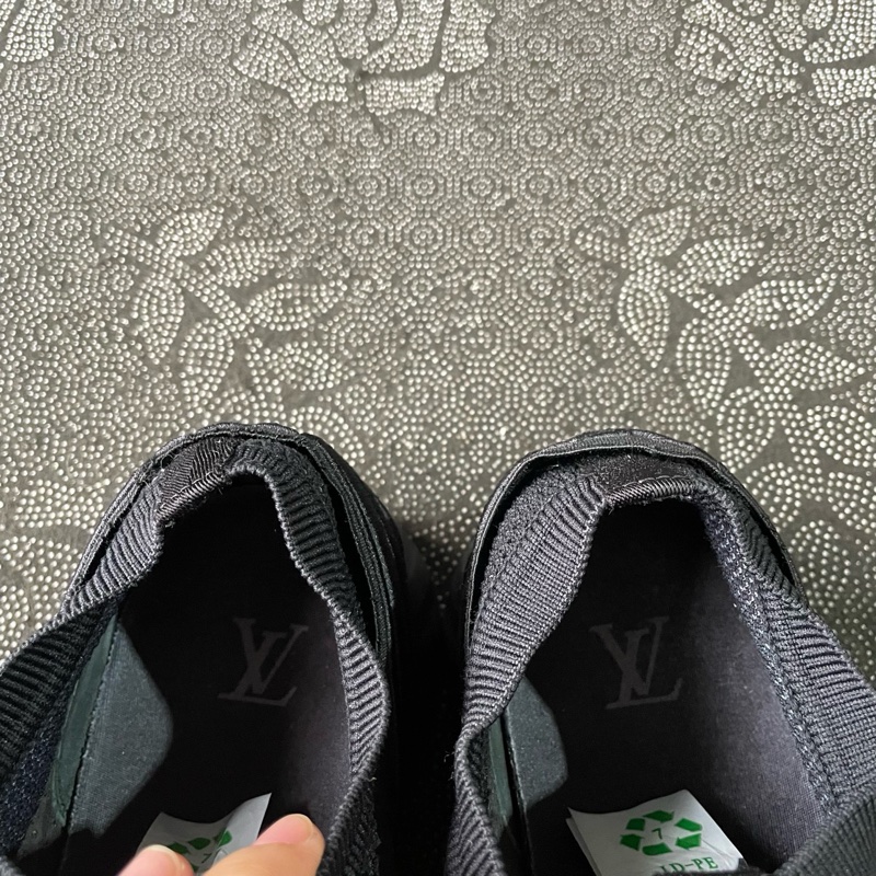 lv黑藍棋盤格運動鞋41.5碼，成色充新-8