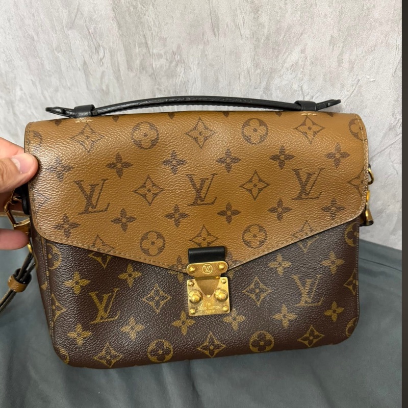 Lv拼色老花郵差包-0