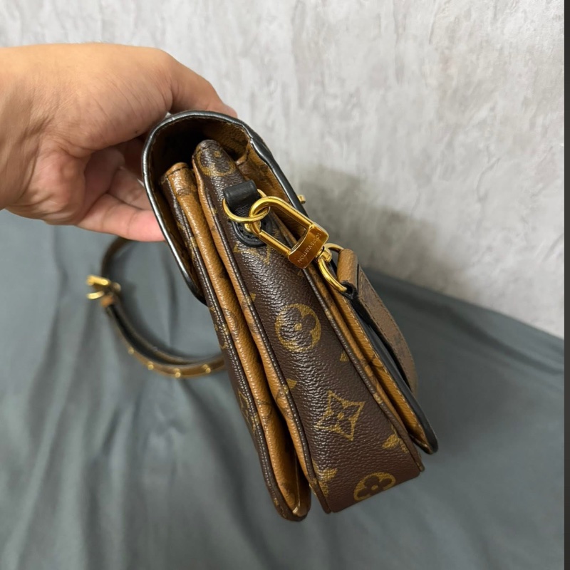 Lv拼色老花郵差包-2