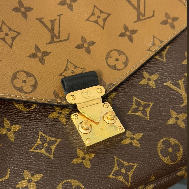 Lv拼色老花郵差包-5