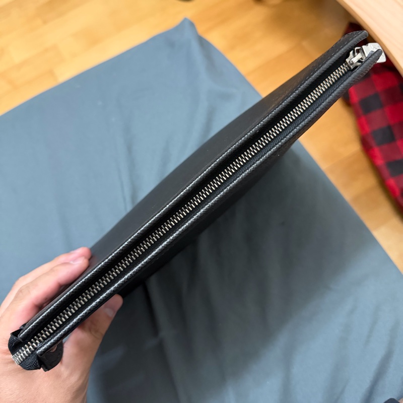 Lv TAIGA牛皮拉鍊手拿包（M30547）-5