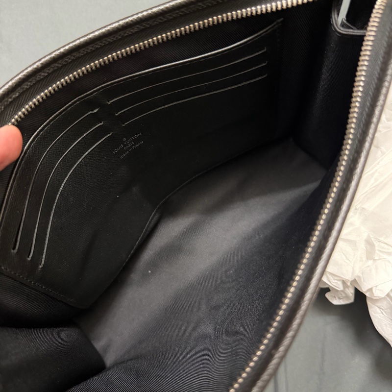 Lv TAIGA牛皮拉鍊手拿包（M30547）-6