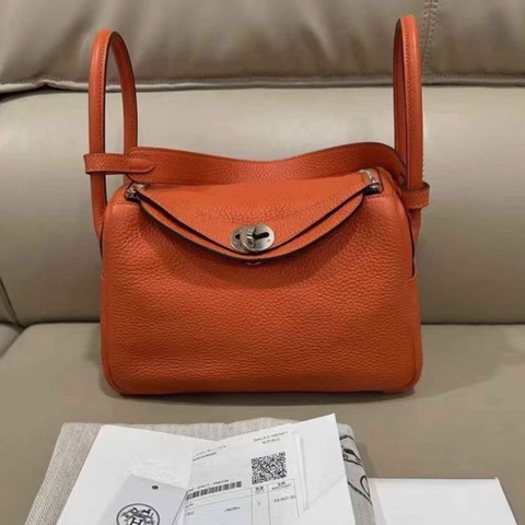 有購証🩷 99新 Hermes Lindy 26 橙色 银扣 Y刻 有小票 尘袋