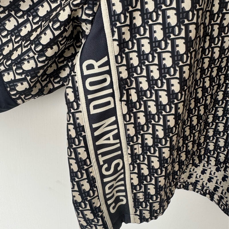 Dior滿版老花上衣-3