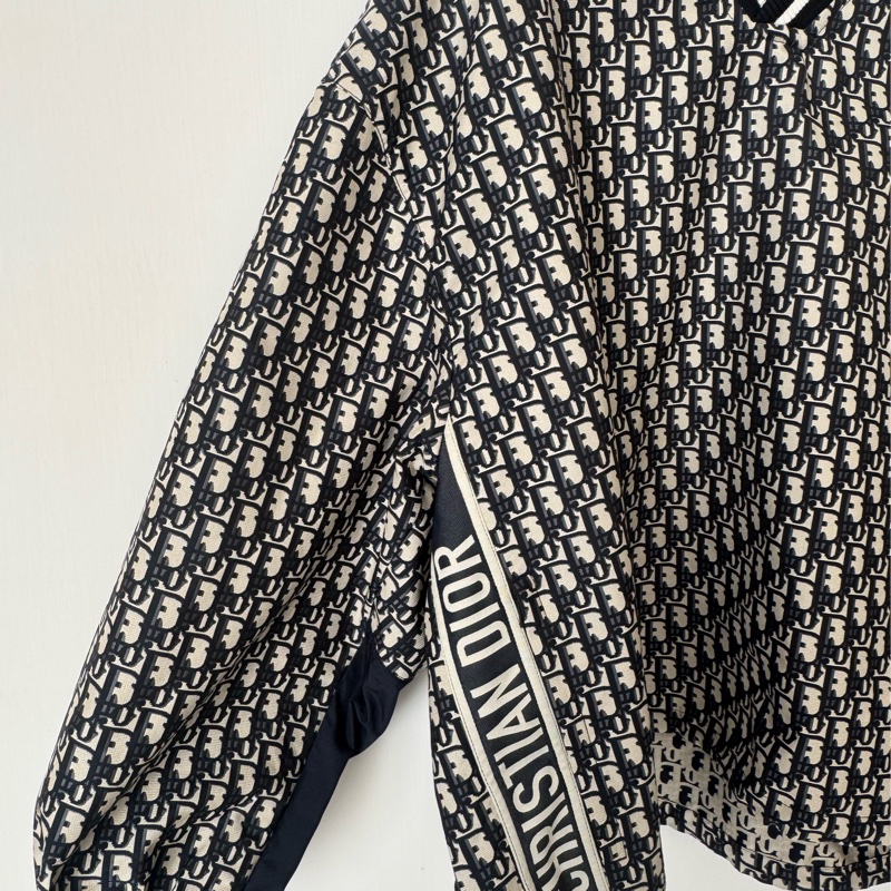 Dior滿版老花上衣-4