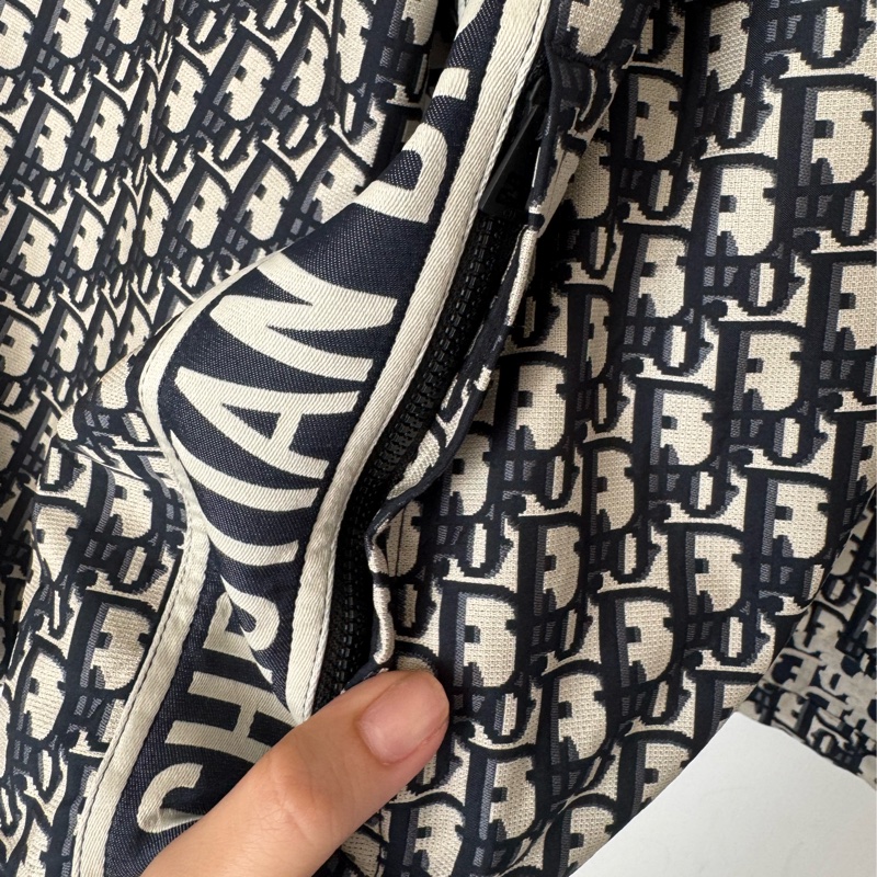 Dior滿版老花上衣-11