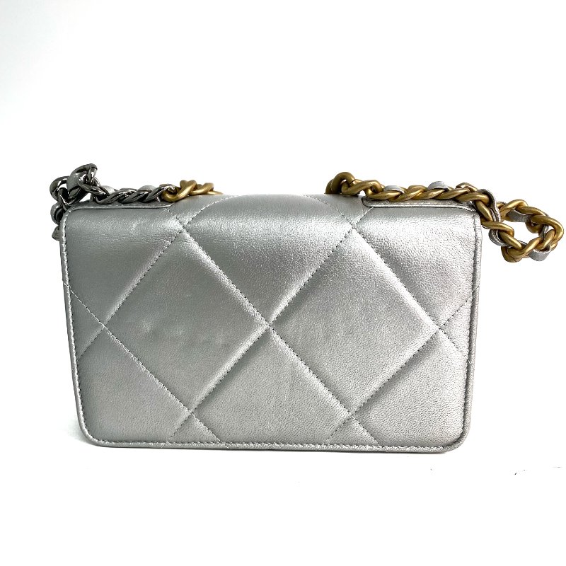 △ Chanel 香奈兒 19 SIlver Lambskin Silver And Gold Tone Metal Ruthenium-Finish Metal Wallet On Chain No.30 19銀色小羊皮銀色和金色金屬鍍釕金屬鎖鏈銀包No.30 - 257022474-2