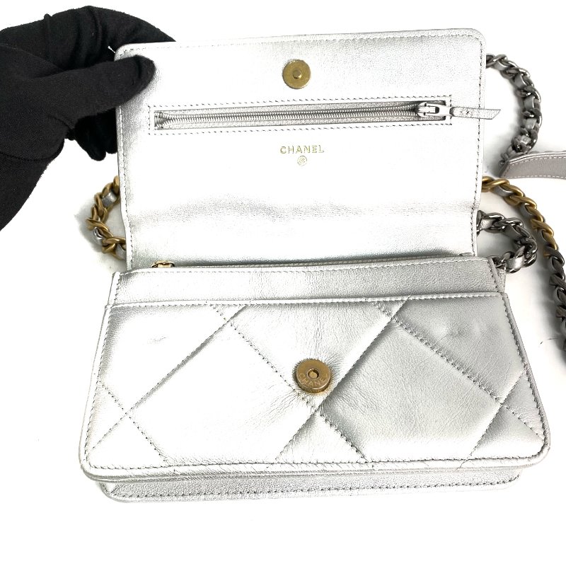 △ Chanel 香奈兒 19 SIlver Lambskin Silver And Gold Tone Metal Ruthenium-Finish Metal Wallet On Chain No.30 19銀色小羊皮銀色和金色金屬鍍釕金屬鎖鏈銀包No.30 - 257022474-13