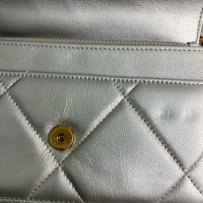 △ Chanel 香奈兒 19 SIlver Lambskin Silver And Gold Tone Metal Ruthenium-Finish Metal Wallet On Chain No.30 19銀色小羊皮銀色和金色金屬鍍釕金屬鎖鏈銀包No.30 - 257022474-15