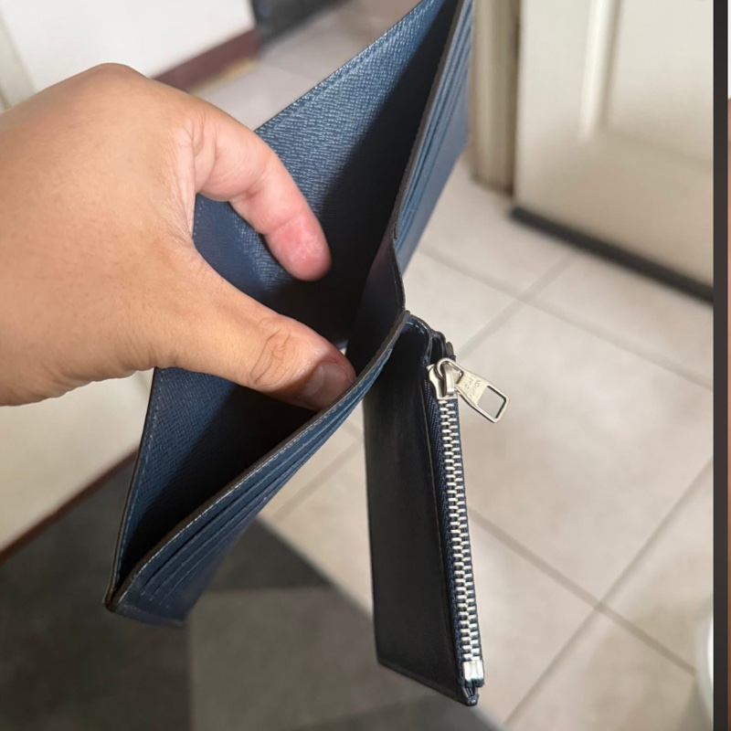 Lv 素面牛皮短夾（有零錢袋）-7