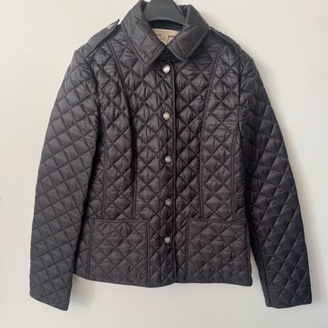 Burberry 黑色內格紋羽絨外套