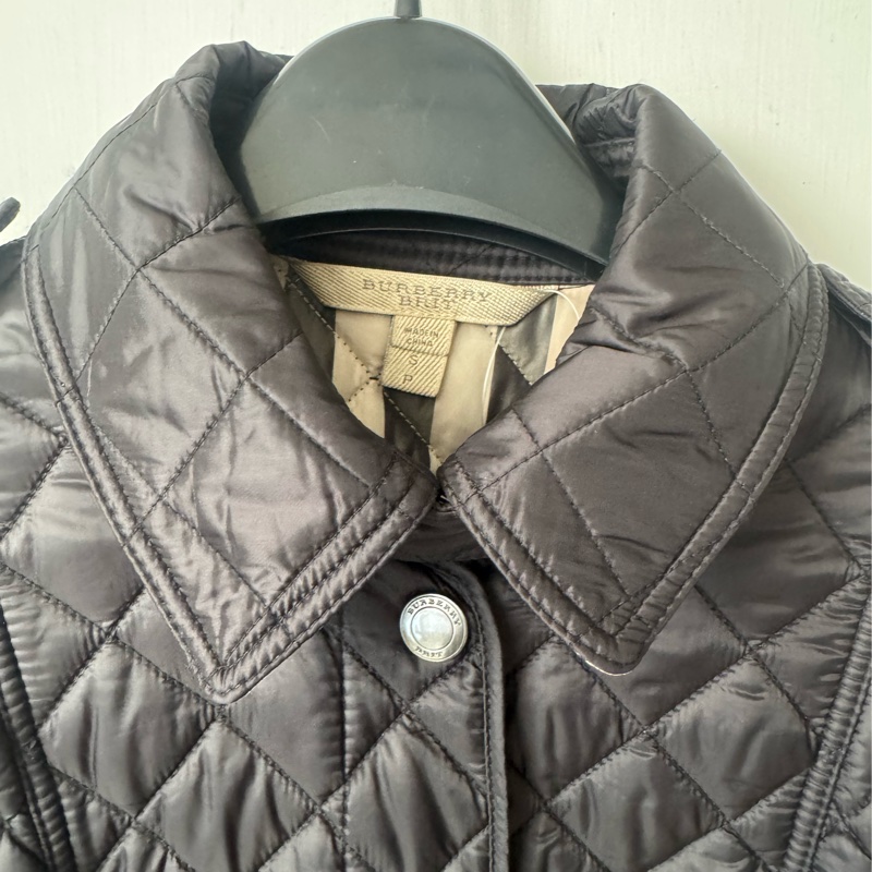 Burberry 黑色內格紋羽絨外套-1