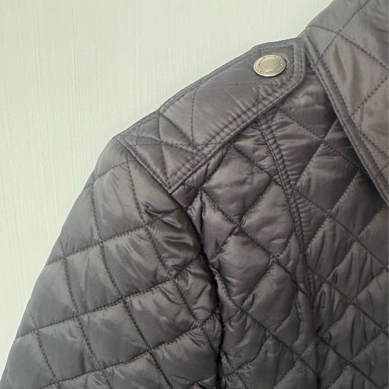 Burberry 黑色內格紋羽絨外套-2