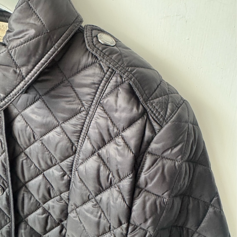 Burberry 黑色內格紋羽絨外套-3
