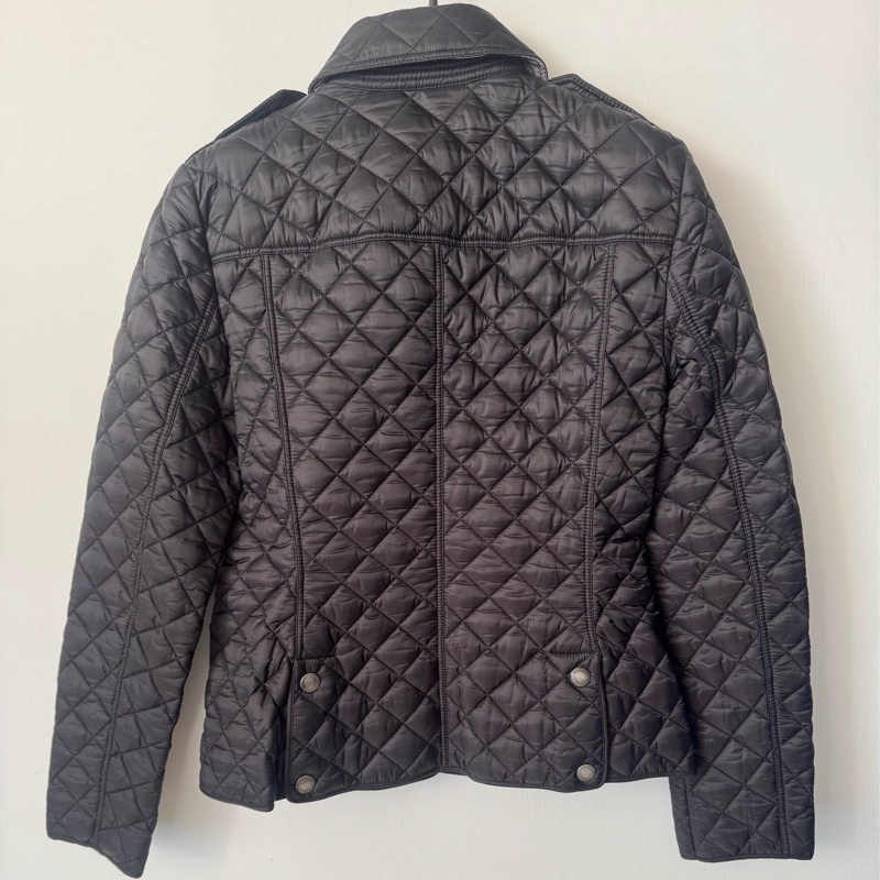 Burberry 黑色內格紋羽絨外套-9