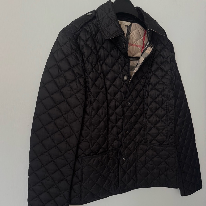 Burberry 黑色內格紋羽絨外套-17