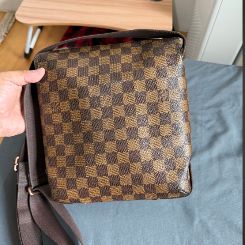 Lv 棋盤格紋翻蓋斜背書（N51210）停產-1