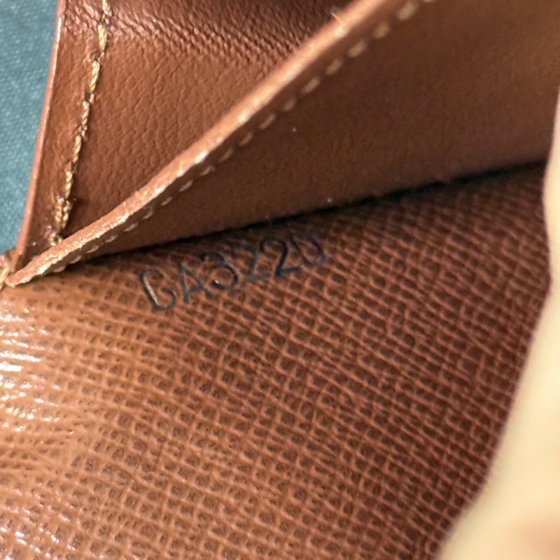 Lv 老花對開長夾-10