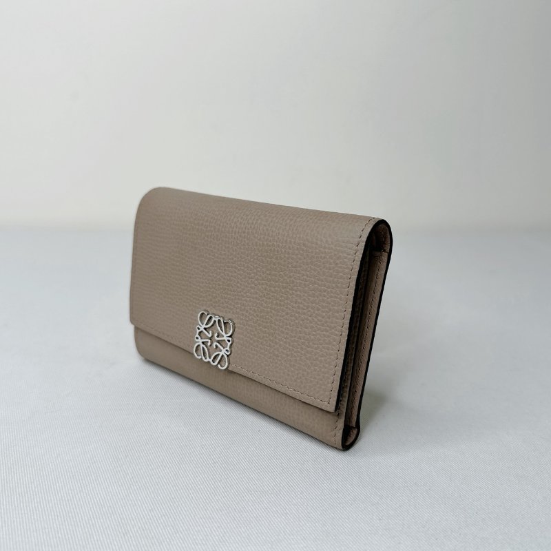 LOEWE Anagram沙色三短夾-2