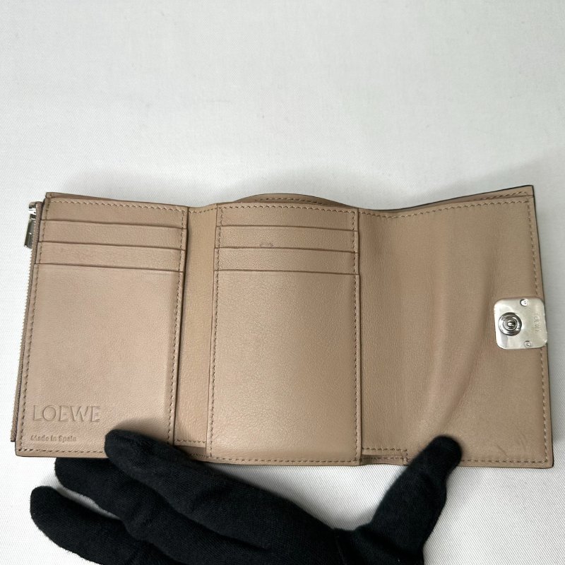 LOEWE Anagram沙色三短夾-4