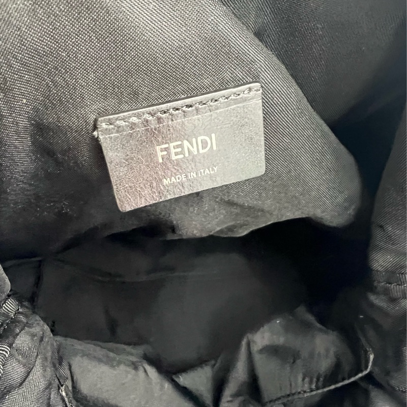 Fendi. 年輕款手提後背輕量兩用帆布包-14