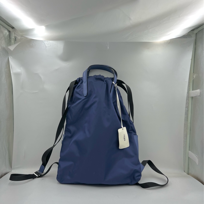 Fendi. 年輕款手提後背輕量兩用帆布包-1