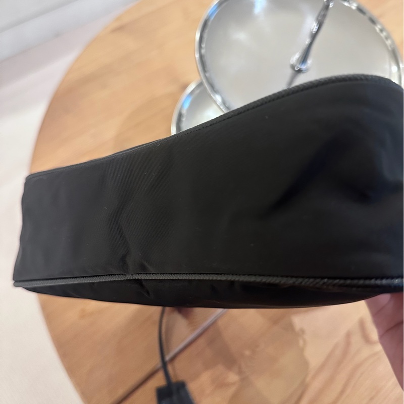 【全🆕】 PRADA Re-Edition hobo 2005 經典銀扣三角標Hobo 腋下包手提包單肩包 迷你 mini-3