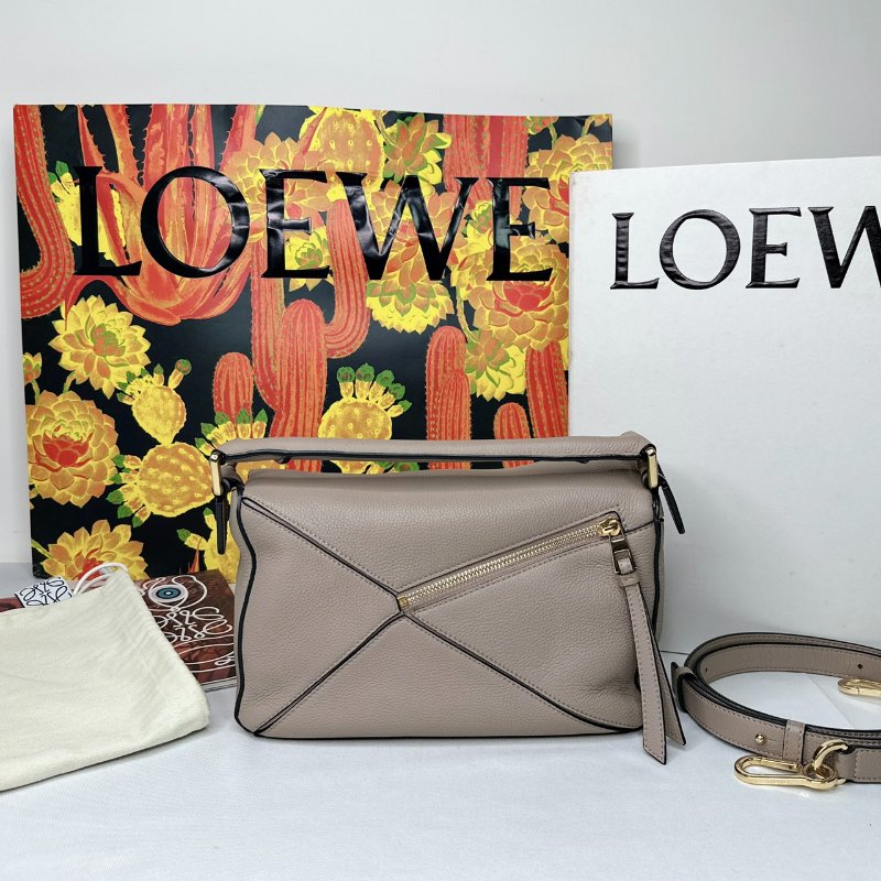 LOEWE Puzzle 粒面小牛皮小款手提包-1