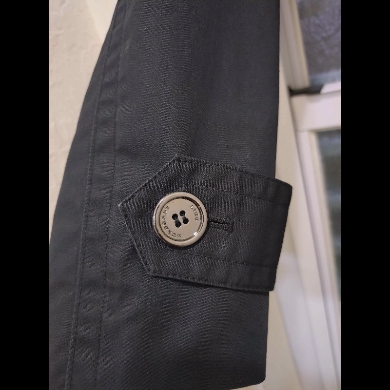 Burberry 黑色雙排釦風衣-8