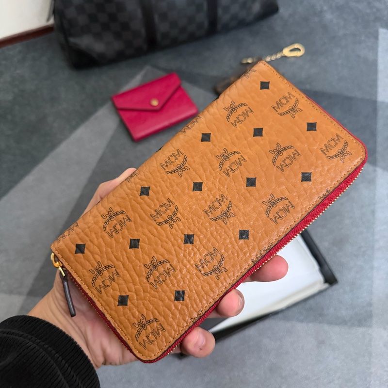 MCM 印滿徽標LOGO 12卡拉鍊長夾-0
