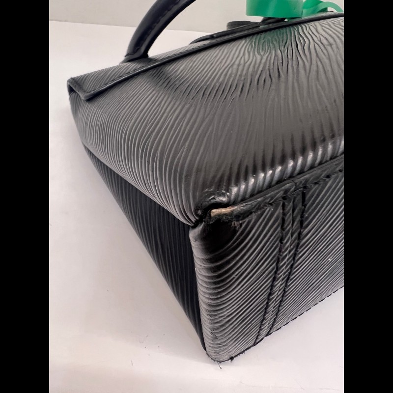 LV LockyBB黑色EPI水波紋肩背包-8