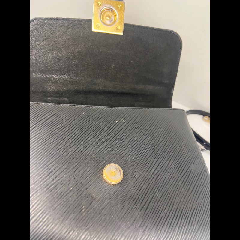 LV LockyBB黑色EPI水波紋肩背包-14