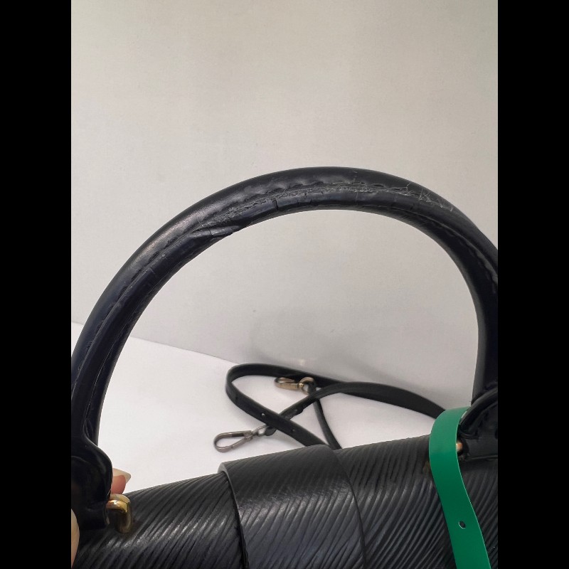 LV LockyBB黑色EPI水波紋肩背包-16