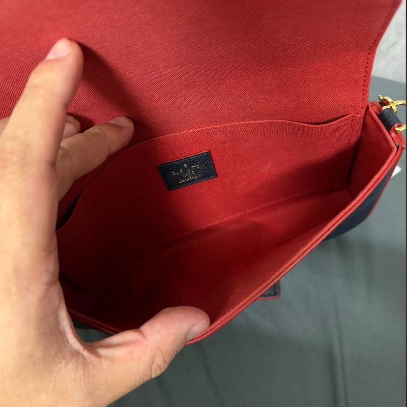 Lv 深藍壓紋三合一鏈條包-10