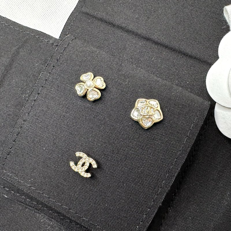 CHANEL 全新25B針式耳環三件組-1