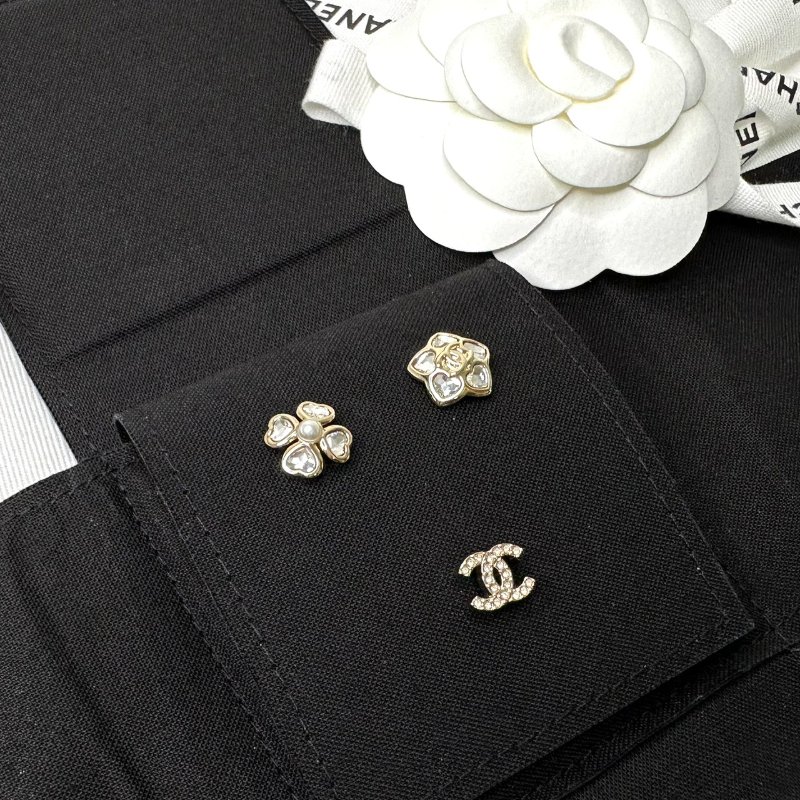 CHANEL 全新25B針式耳環三件組-5