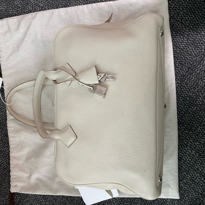 HERMES 奶昔白維多利亞36 手提包-6