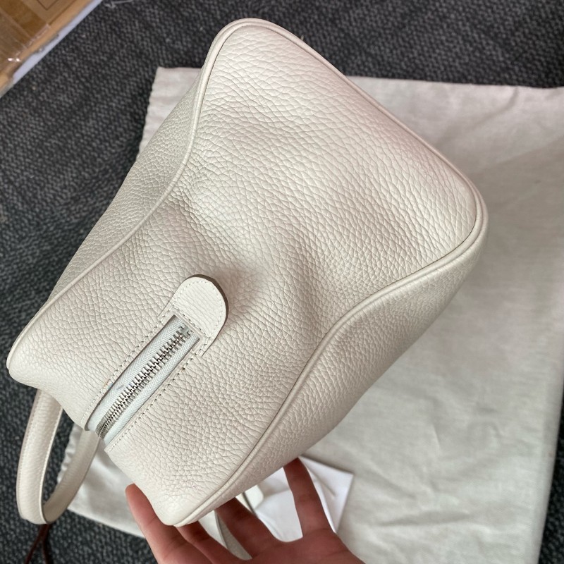 HERMES 奶昔白維多利亞36 手提包-10