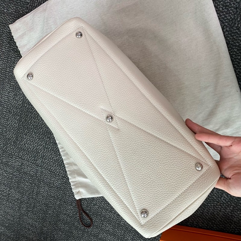 HERMES 奶昔白維多利亞36 手提包-12