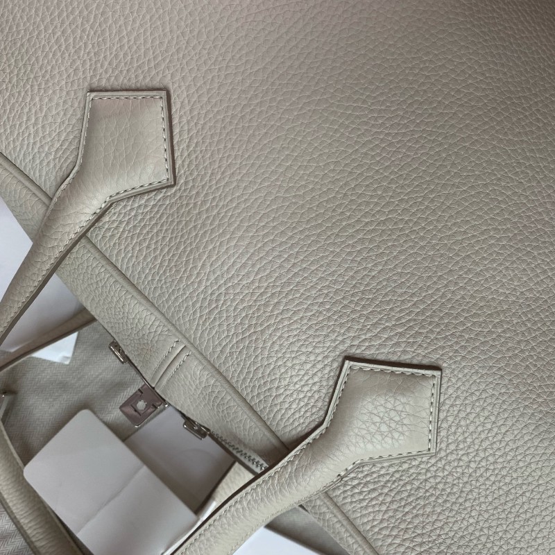 HERMES 奶昔白維多利亞36 手提包-19