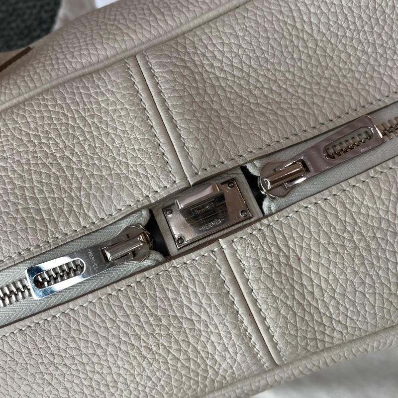 HERMES 奶昔白維多利亞36 手提包-22