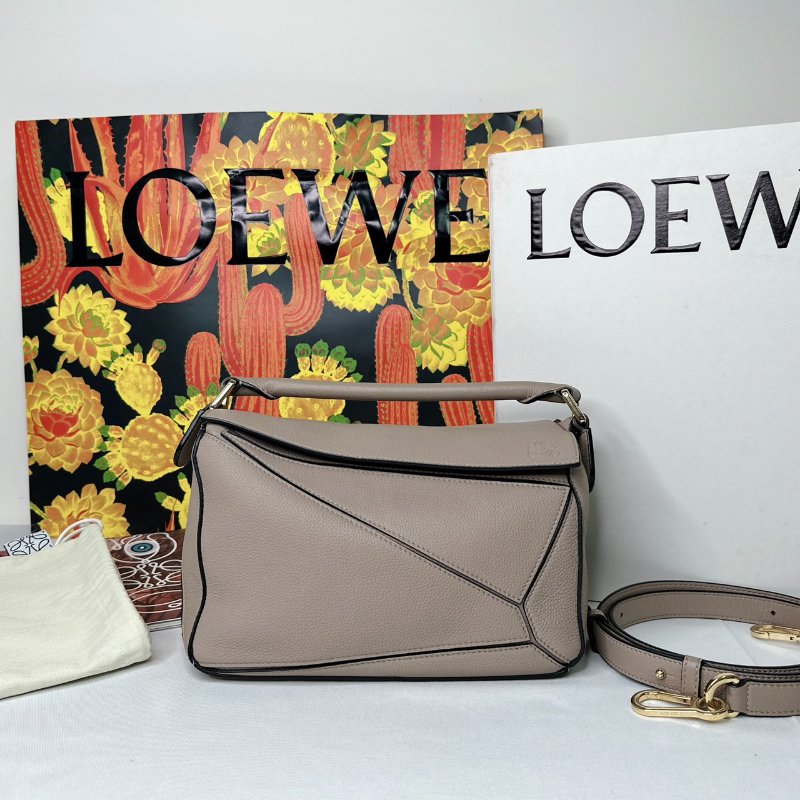 LOEWE Puzzle 粒面小牛皮小款手提包-0