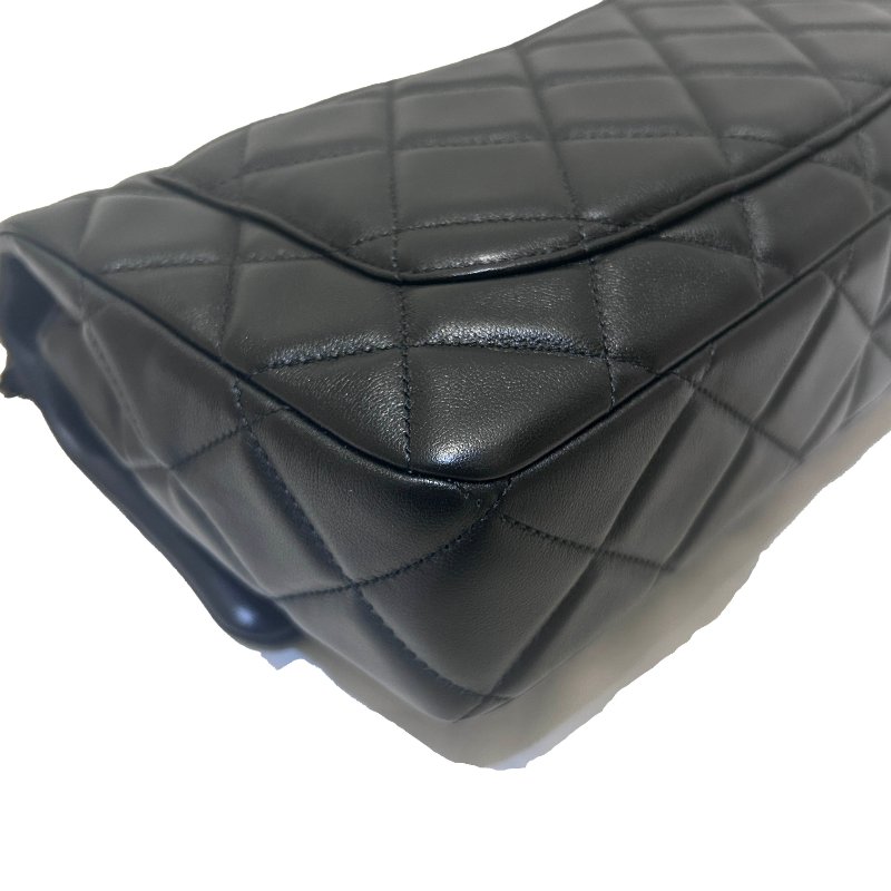 CHANEL黑金羊皮菱格紋粗鍊肩背包-4