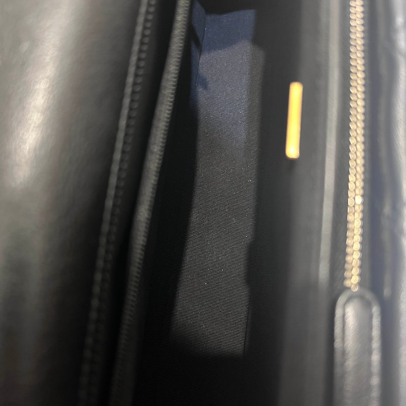 CHANEL黑金羊皮菱格紋粗鍊肩背包-7