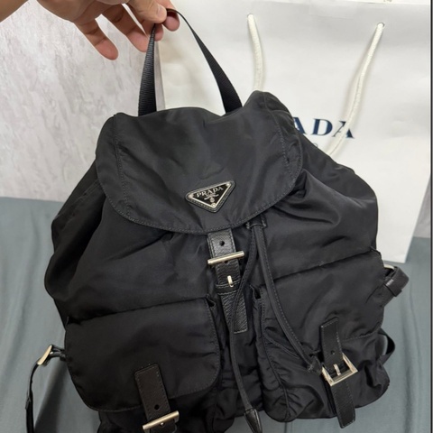 Prada 後背包(中號）