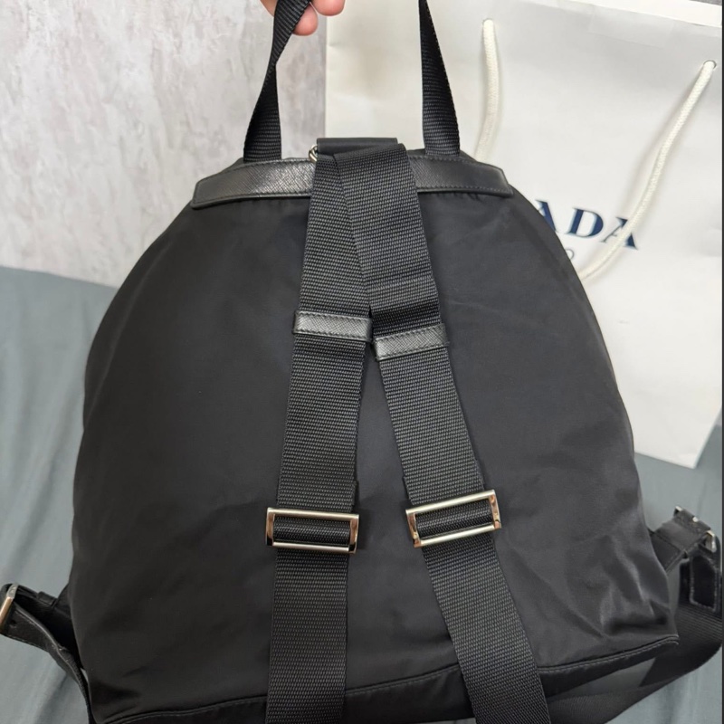 Prada 後背包(中號）-1
