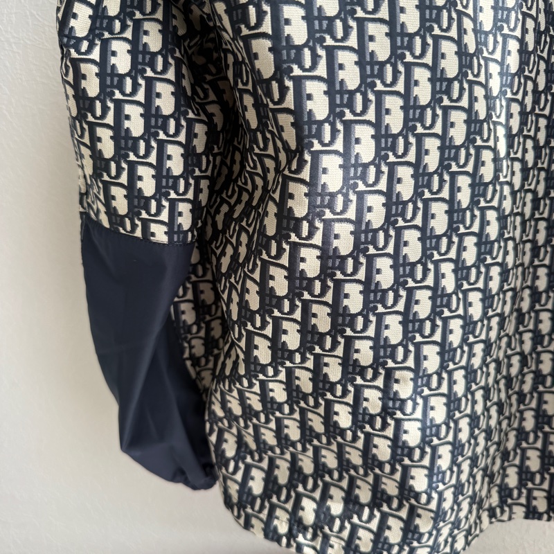 DIor 全新～～ 上衣～～～ 真心可以買 買十萬-8