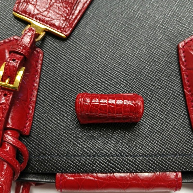 PRADA Double黑色牛皮十字紋單肩包 金色五金 可拆卸肩帶-8