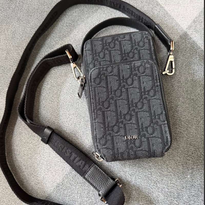 Dior經典黑緹花手機包-0
