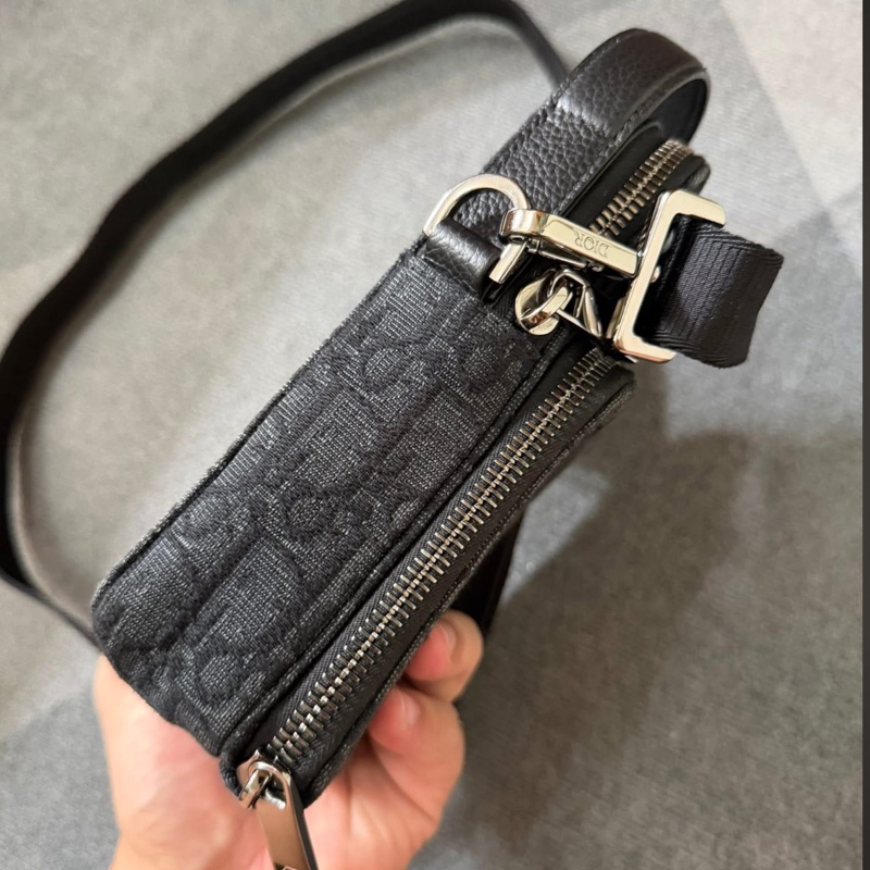 Dior經典黑緹花手機包-5